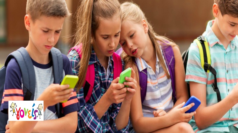 Κινητά τηλέφωνα στα σχολεία: Δείτε τι θα ισχύσει από τη νέα σχολική χρονιά