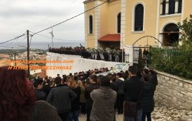 Ράγισαν καρδιές στην κηδεία του ενός 15χρονου στην Κυπαρισσία